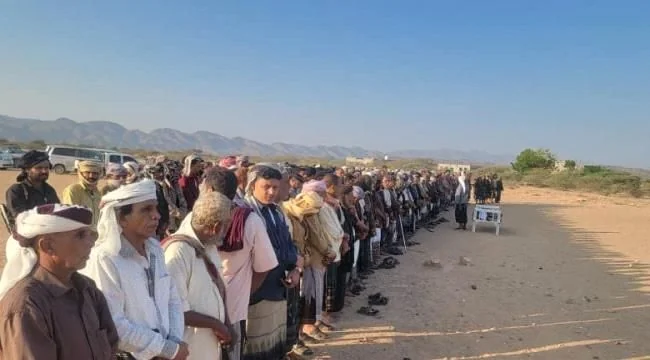 أبين: تشييع جثمان التربوي محمد لشعب الكازمي في المحفد عقب وفاته في عدن