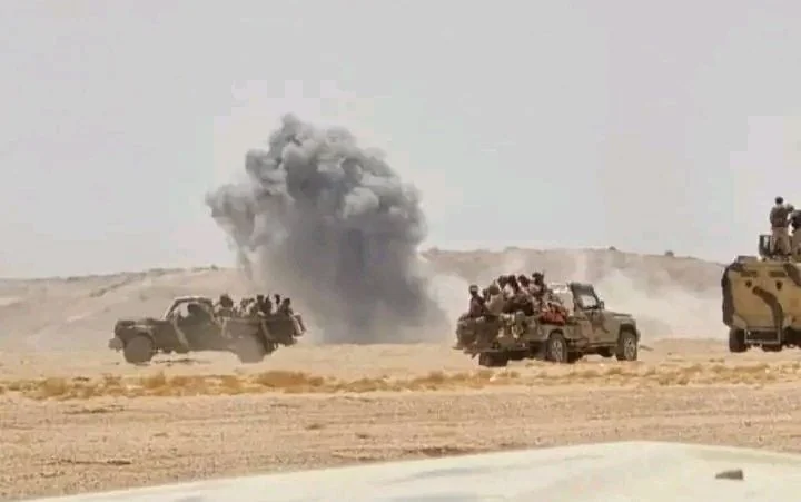 قيادي ميداني يكشف عن تعرض مواقع لقوات العمالقة لغارات جوية غربي لحج
