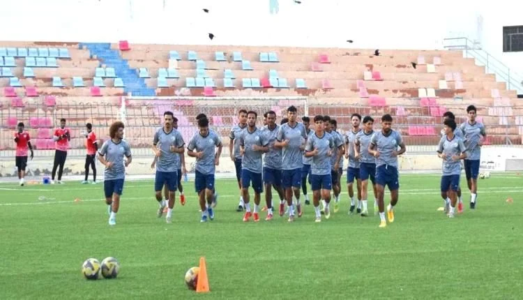 وسائل الإعلام تتابع تحضيرات المنتخب الوطني لبطولة "خليجي 27" في عدن