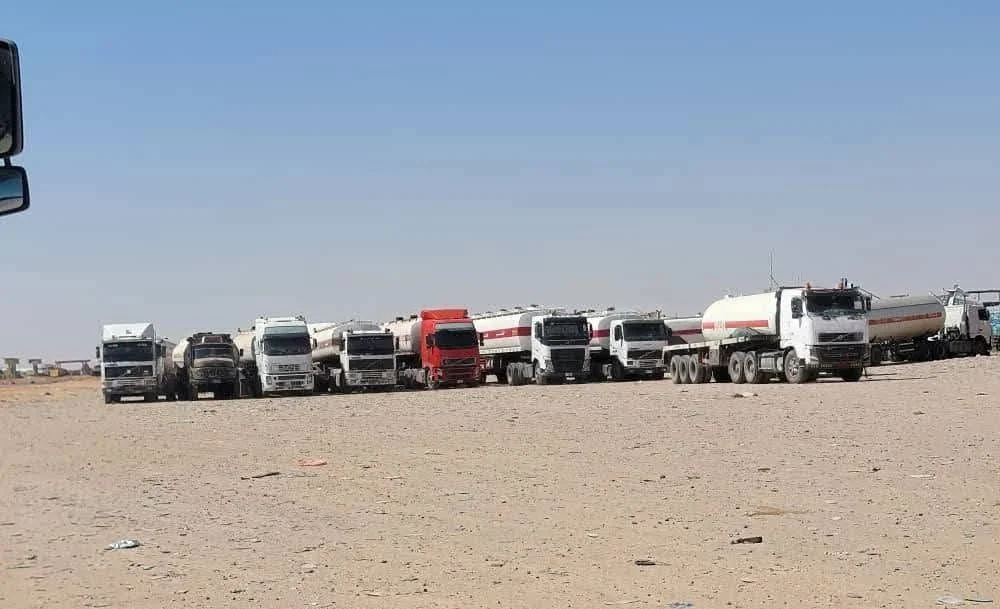 أزمة حادة في الوقود والغاز تضرب شبوة إثر قطاع مسلح لقوات الإصلاح في الرويك