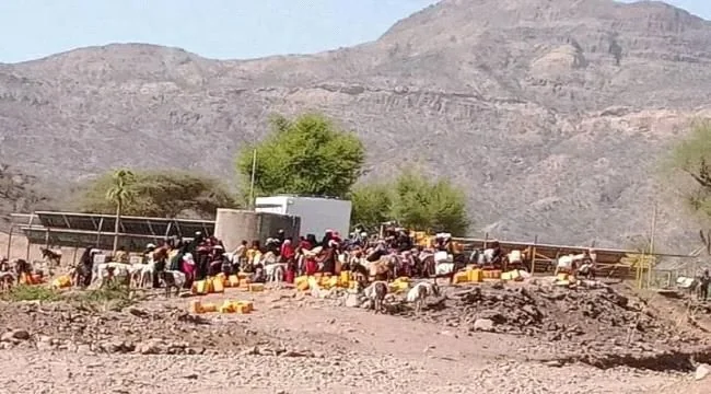 أزمة مياه خانقة في مديرية الأزارق بالضالع: جفاف الآبار يهدد استقرار السكان