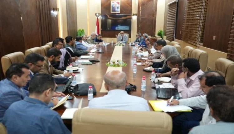 وزير الصحة في الحكومة المدعومة من التحالف يوجه بتوحيد التخطيط الصحي وتعزيز التكامل مع المحافظات