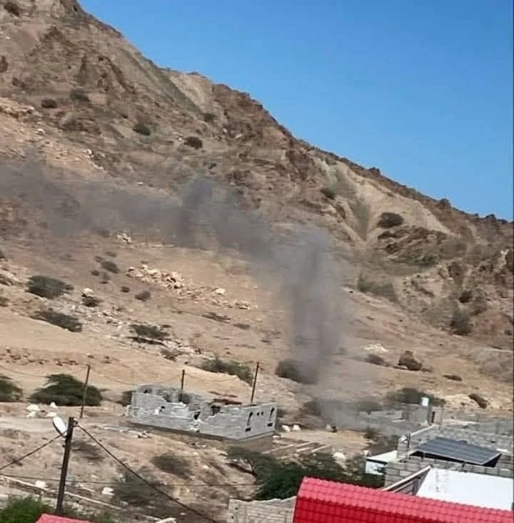 غارة جوية بطائرة مسيرة تستهدف سيارة شرق مدينة المكلا