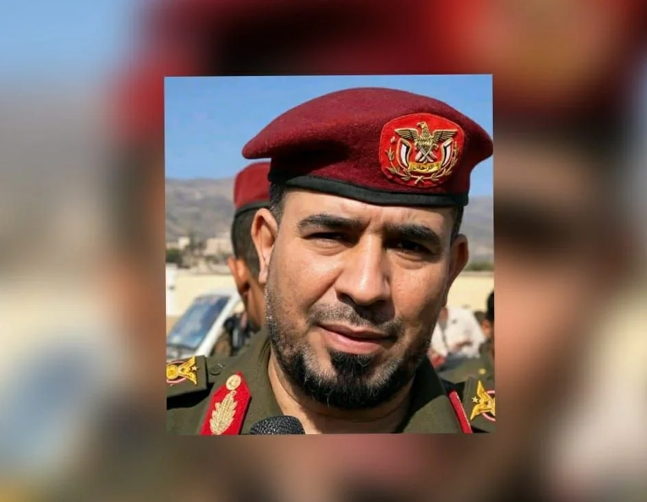 رئيس تحرير «صوت العاصمة» يكشف تفاصيل غياب قائد لواء النصر بالتزامن مع سقوط مواقع غرب تعز