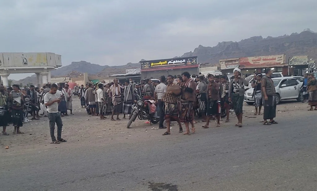 مصادر ميدانية تكشف عن عمليات تجريد واسعة لأسلحة الفصائل العسكرية في لحج وتهريبها نحو القرن الأفريقي