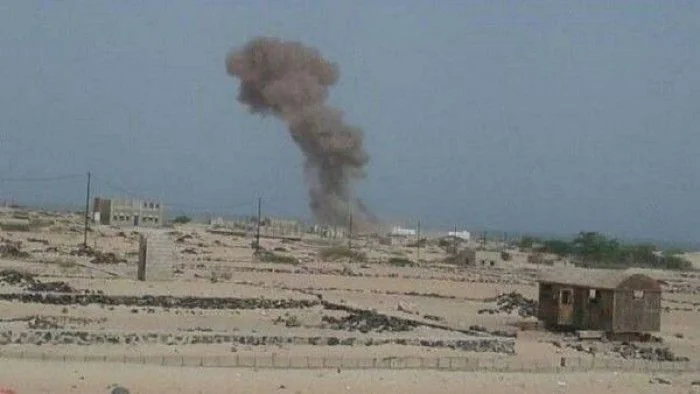مقتل قائد عسكري في القوات المدعومة سعودياً جراء استهداف معسكرات بمأرب