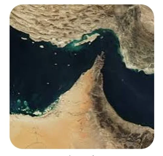 انخفاض الملاحة البحرية عبر مضيق هرمز إلى أدنى مستوياتها منذ مايو الماضي جراء التصعيد العسكري