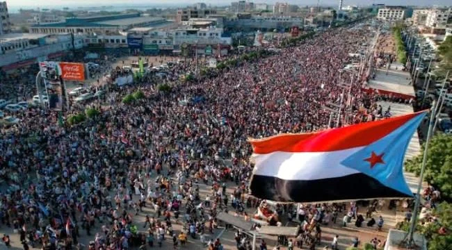 مليونيات ثورة أكتوبر في المحافظات الجنوبية تجدد التمسك بمشروع استعادة الدولة والشراكة الوطنية