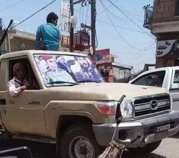 حملة احتجاز ومصادرة آليات تطال ضباطاً وجنوداً من قوات طارق صالح في التربة جنوب تعز