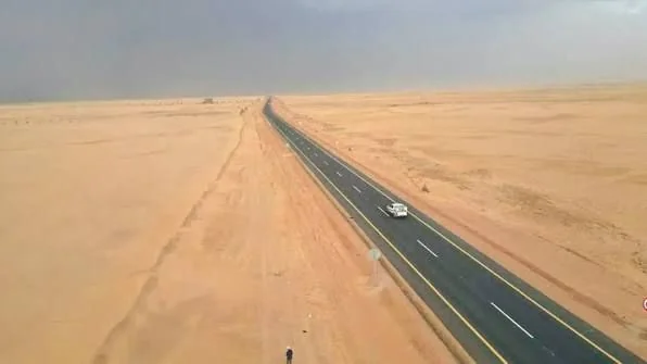سقوط ضحايا من قوات "درع الوطن" إثر انفجار يستهدف موكباً عسكرياً على طريق العبر