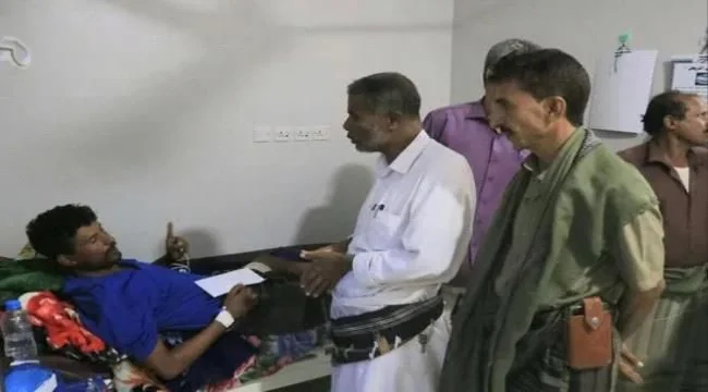 انتقالي شبوة يتفقد جرحى الاستهداف العسكري ويتكفل بعلاج الحالات الحرجة