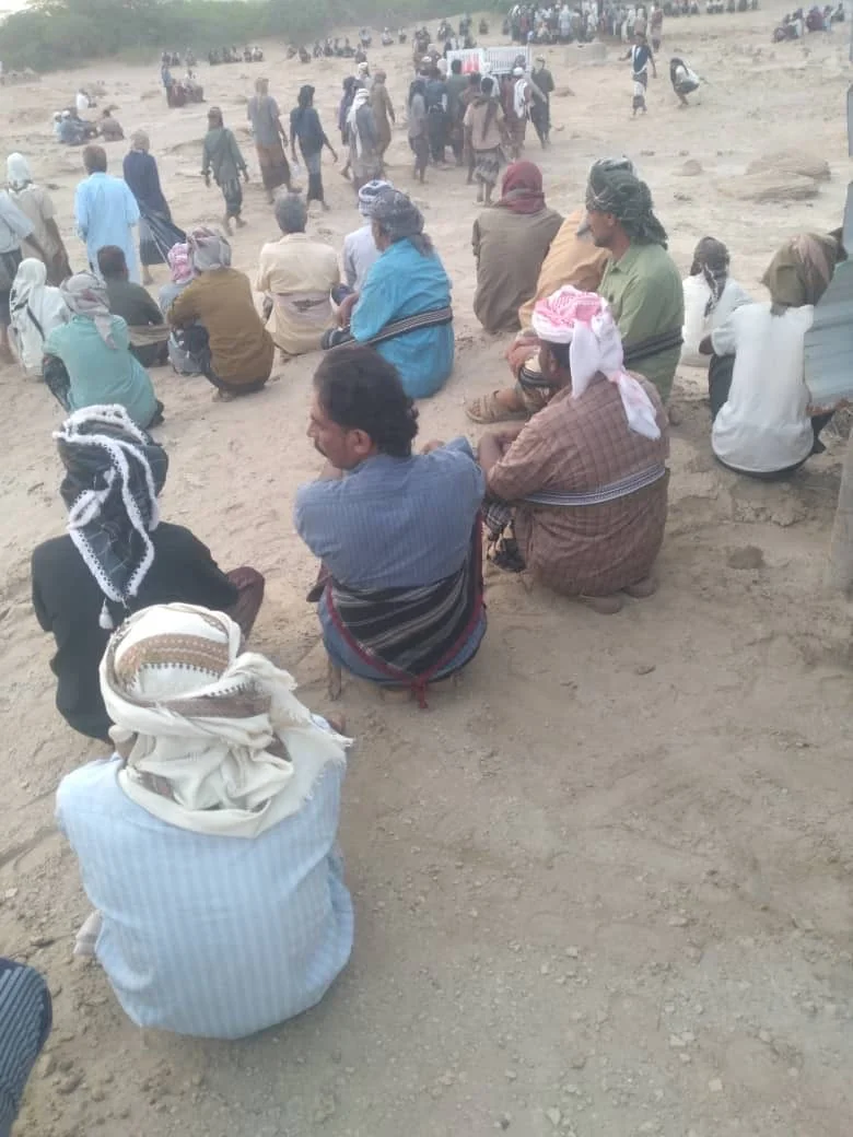 وسط أجواء خيم عليها الحزن.. أحور تشيع جثمان ضحية حادثة غرق بساحل البندر
