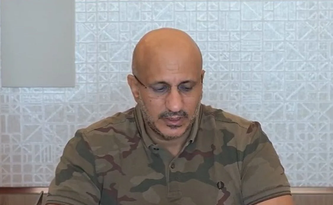 تقارير سياسية تكشف فرض قيود على تحركات طارق صالح في الرياض