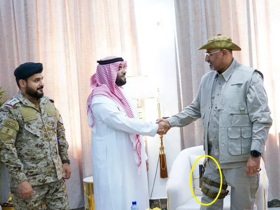 الزبيدي يوجه اتهامات حادة للرياض بالتواطؤ مع التنظيمات الإرهابية في جنوب اليمن