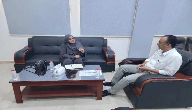 خطط للتحول إلى الطاقة الشمسية وحل أزمة المياه في مستشفيات عدن