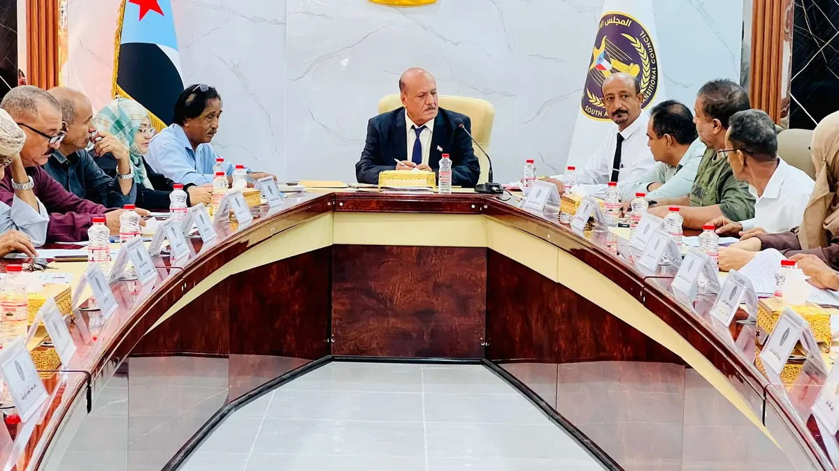 الجمعية الوطنية للانتقالي تقف أمام مستجدات جبهة الصبيحة وتحديات النزوح المتزايد إلى الجنوب