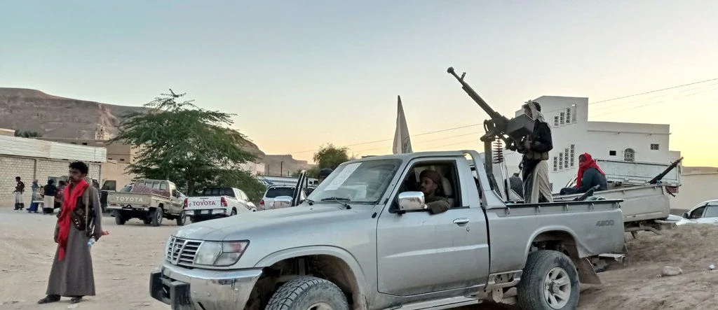 تحركات مسلحة مفاجئة تثير قلق الأهالي في شوارع مدينة سيئون بوادي حضرموت